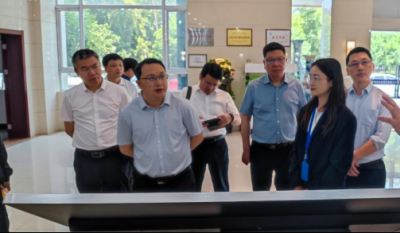 花開(kāi)廊檐香滿(mǎn)園  紅色孕育井岡山——記井岡山常務(wù)副市長(zhǎng)領(lǐng)導(dǎo)一行蒞臨參觀指導(dǎo)